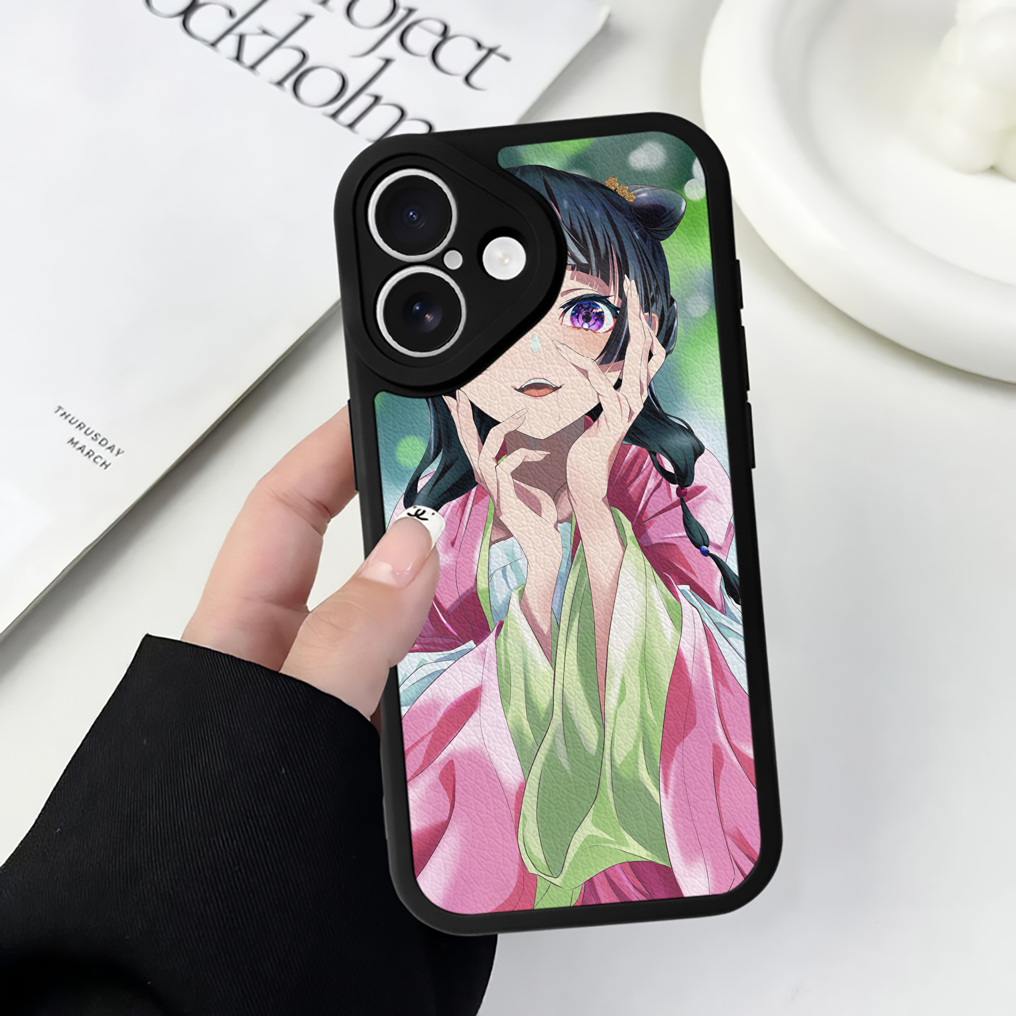 （画像用） 薬屋のひとりごと The Apothecary Diaries 【iPhone 16シリーズ対応】シリコンスマホケース（レザー調） 材質：シリコン